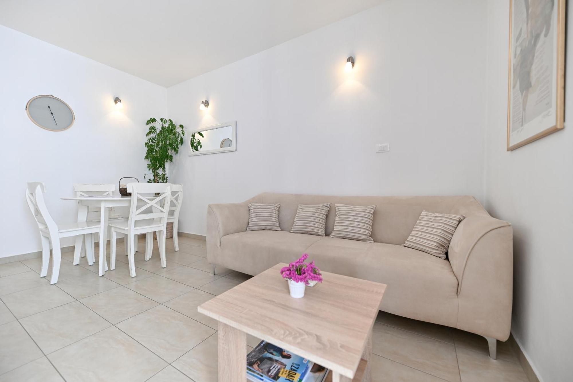 Near Zadar City Center Apartment With Free Parking And Air Condition In Each Room Luaran gambar